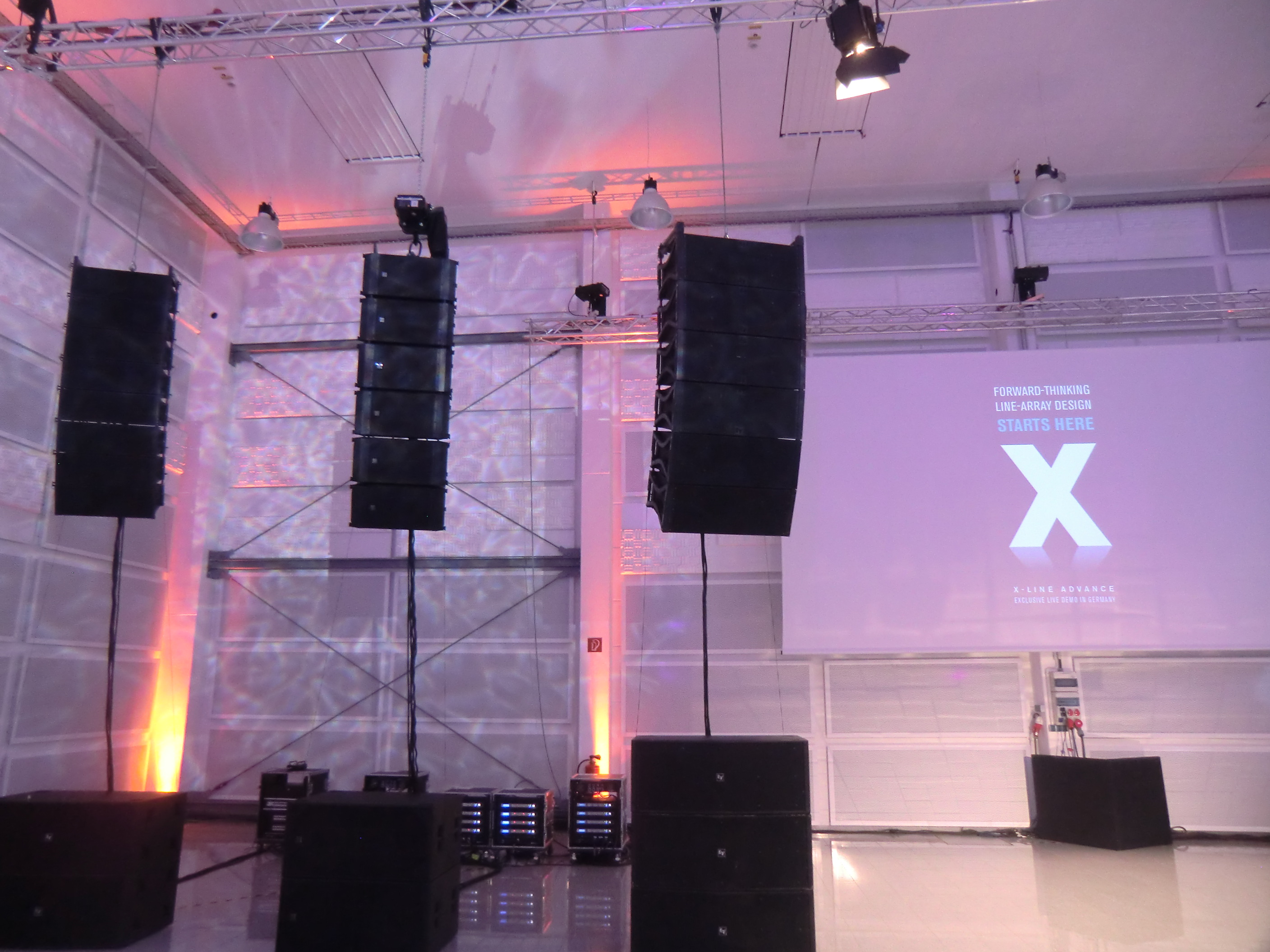 Demo: Electro-Voice X-Line Advance series (VIDEO)