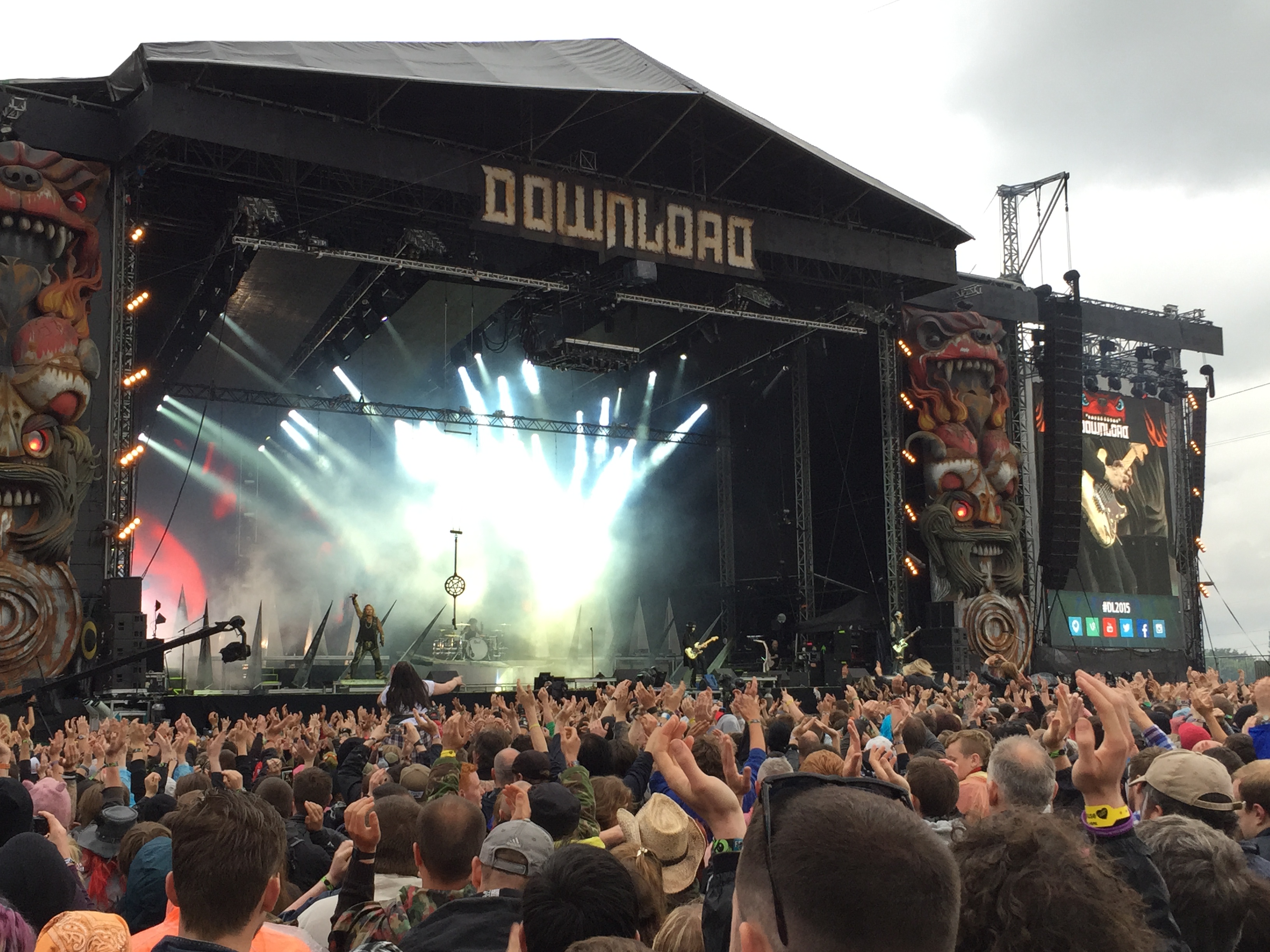 Need the perfect microphone for your outdoor music event? Here's our