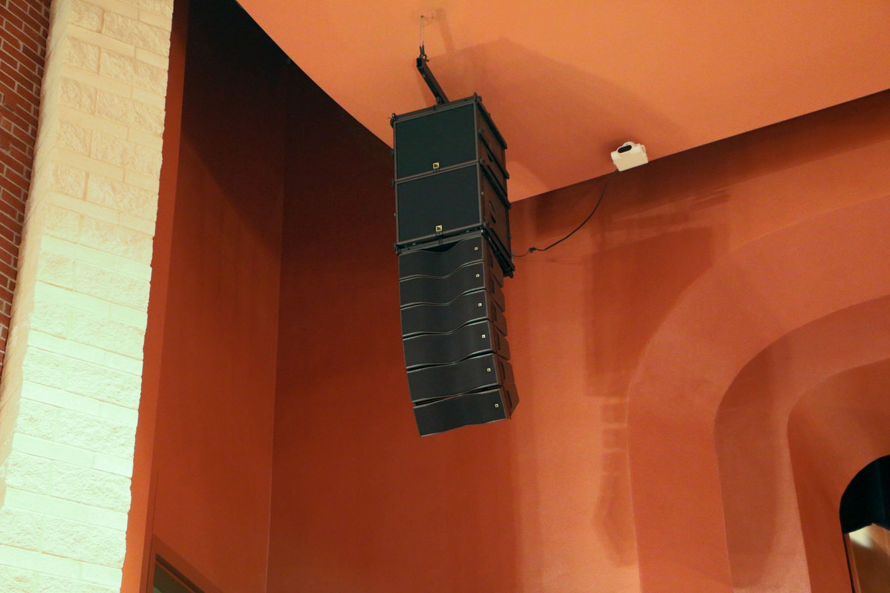 kiva line array