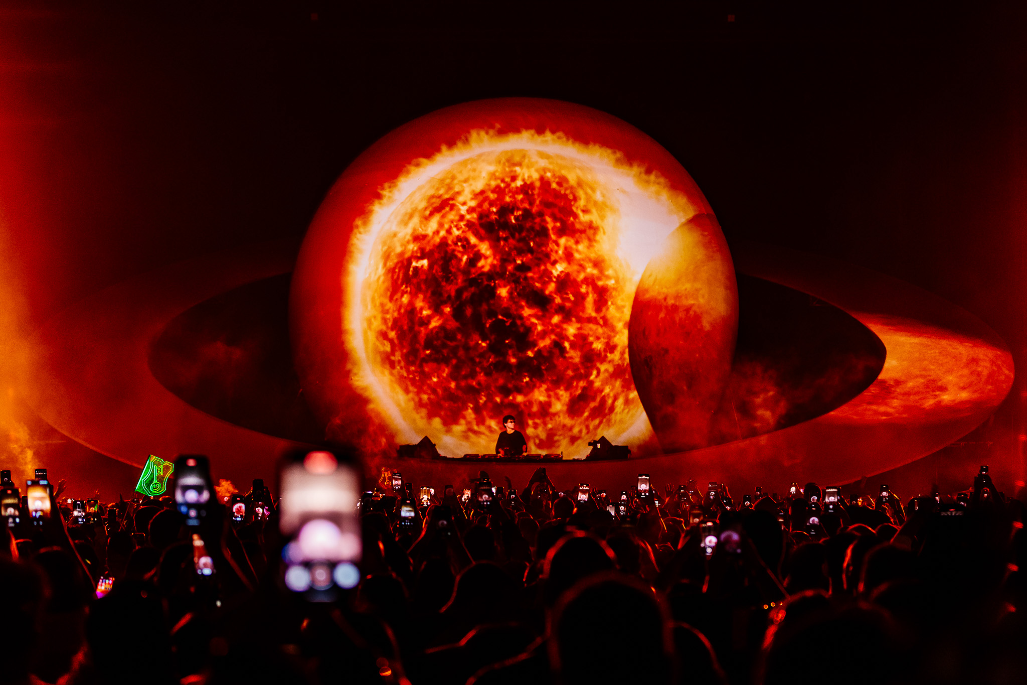 Entertaining with new technologies